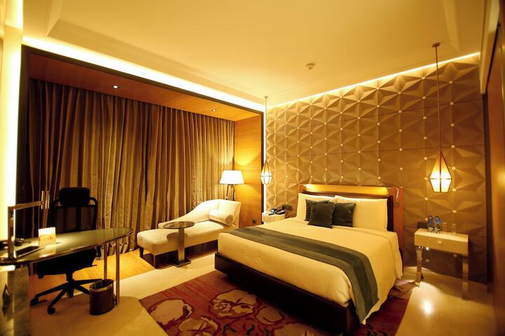 Room 15 of 61