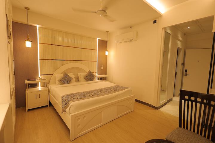 Room 30 of 63
