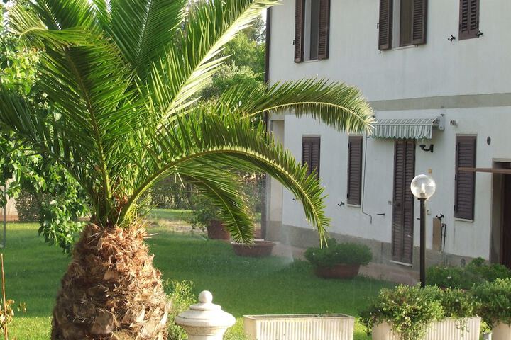 Hotel Exterior 33 of 45
