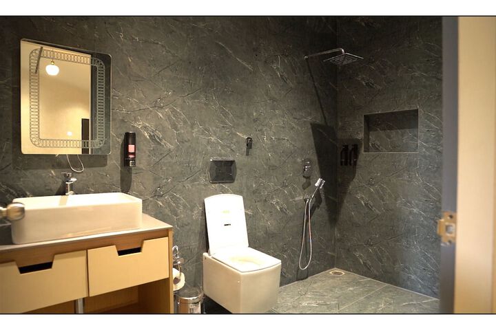 Room 35 of 58