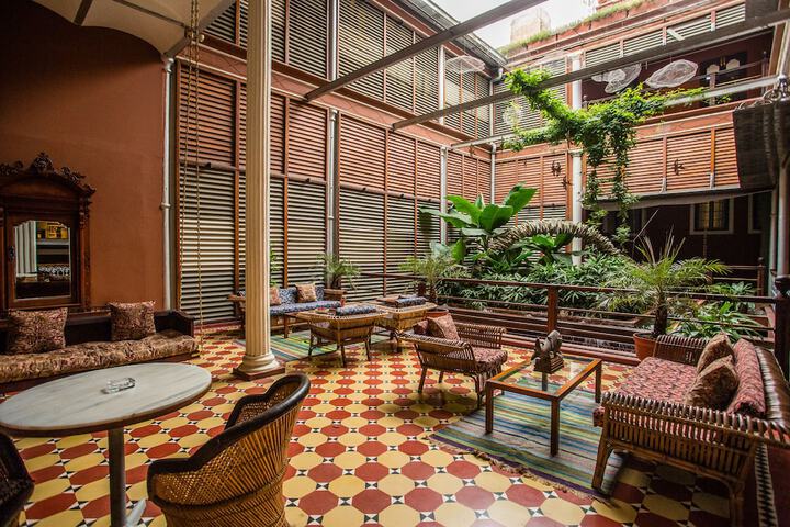 Entrance & Lobby