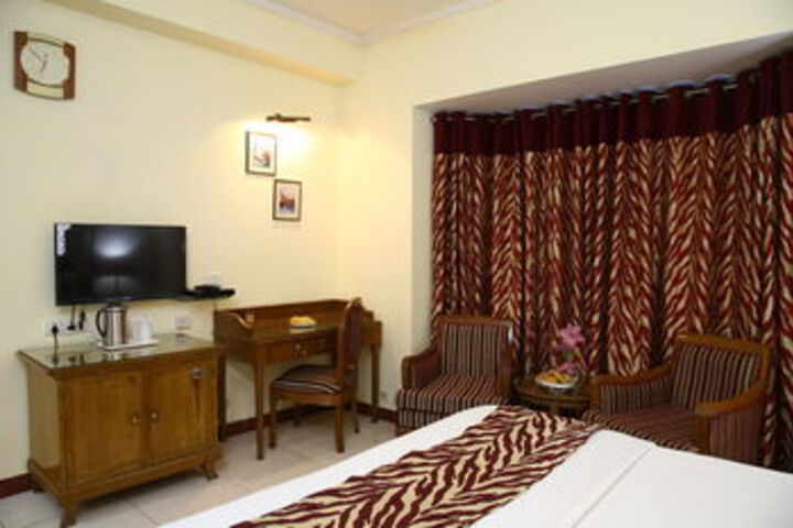 Room 10 of 21