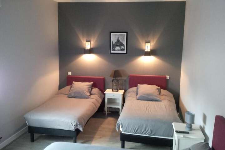 Room 2 of 30