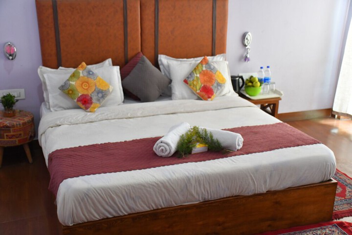 Room 2 of 12