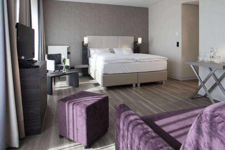 Room 3 of 50