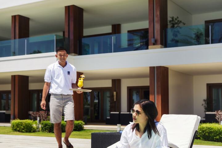 Hotel Pool