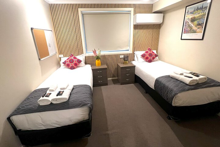Room 8 of 104