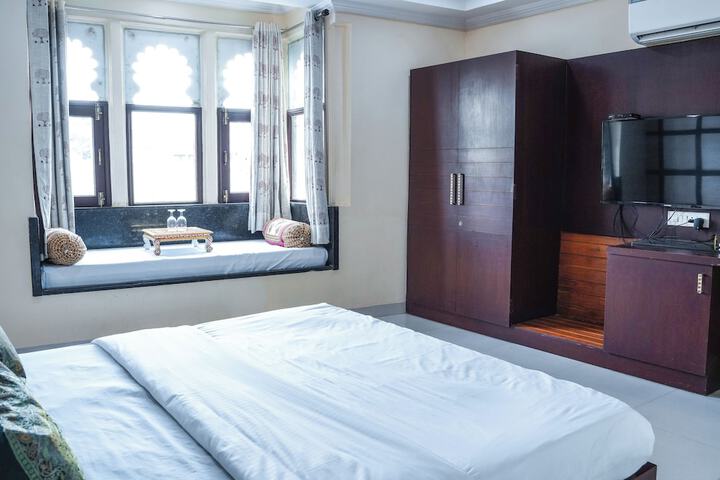 Room 16 of 29