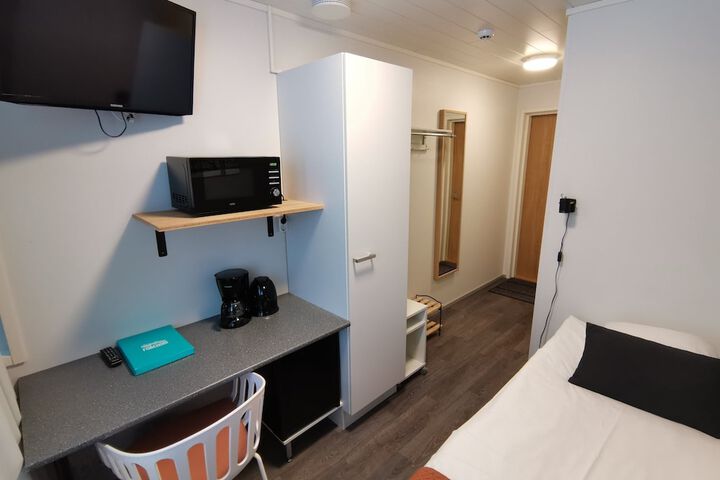 Room 18 of 32