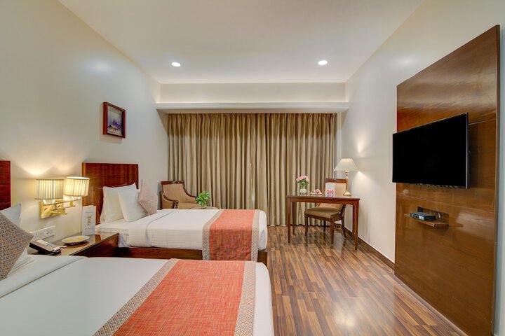 Room 13 of 99