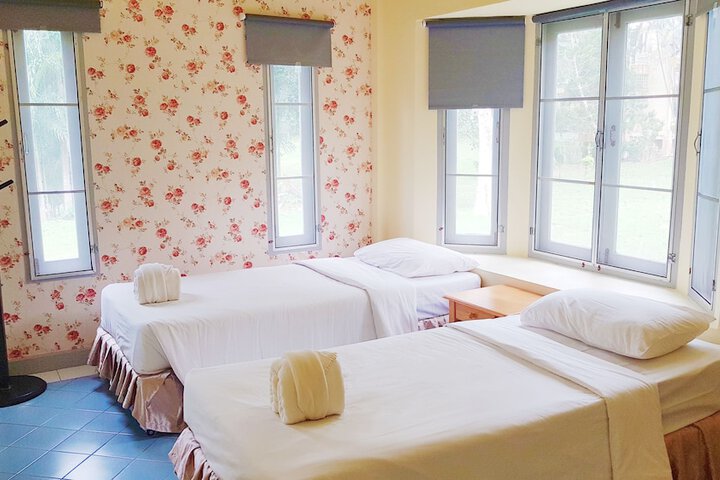 Room 83 of 194