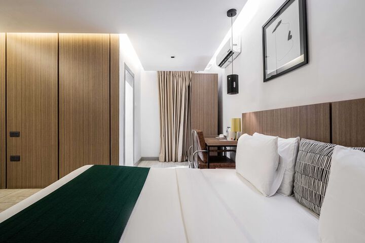 Room 10 of 61