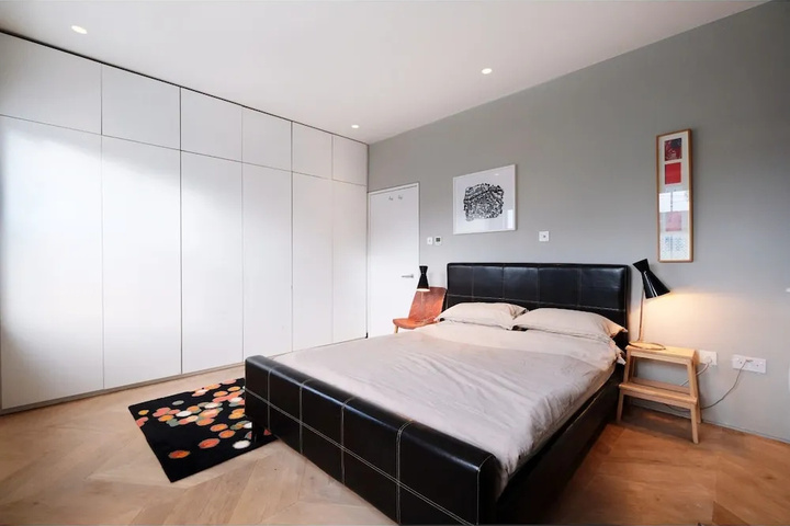 Room 5 of 19