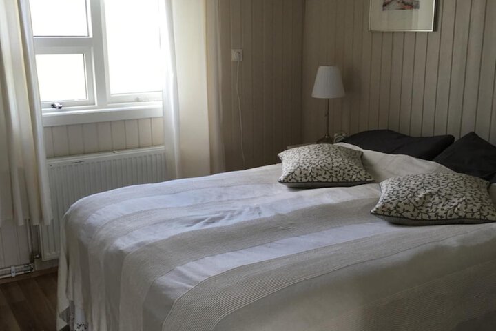Room 3 of 27