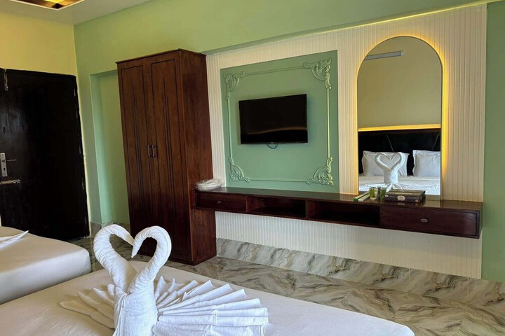 Room 30 of 82