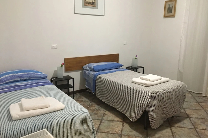 Room 2 of 11