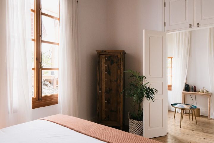 Room 27 of 107