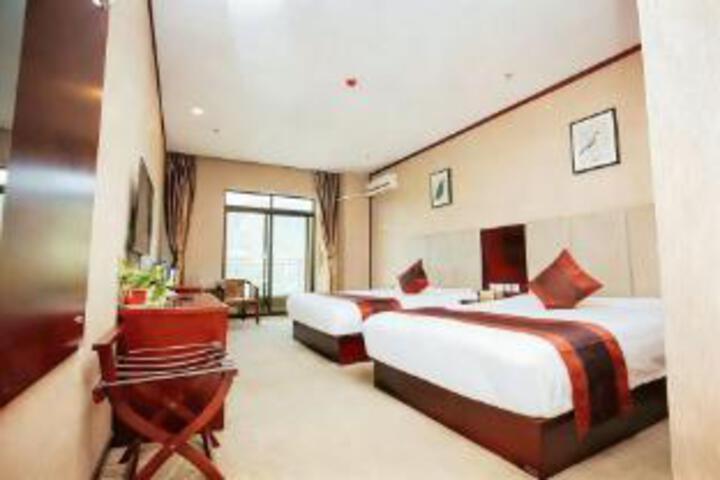 Room 9 of 10
