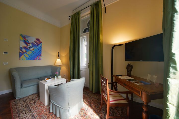 Room 10 of 39
