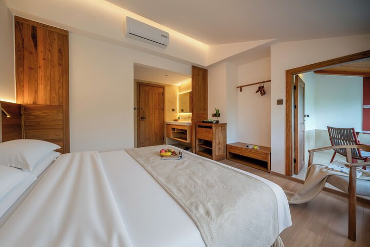 Room 13 of 89