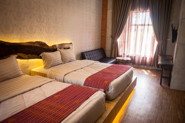 Room 7 of 37