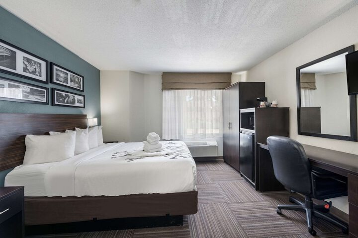 Queen Bed Accessible (5 of 22)