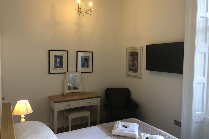 Room 9 of 35