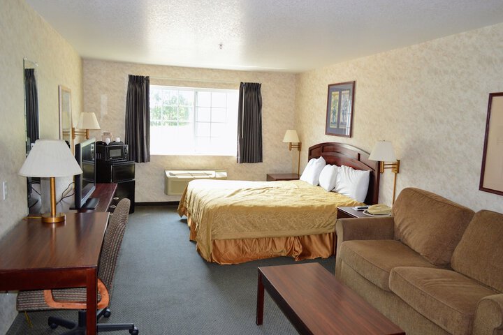 Deluxe King Room (17 of 21)