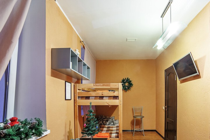 Room 19 of 35