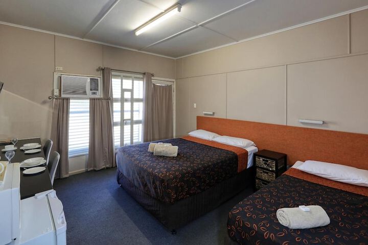 Room 7 of 27