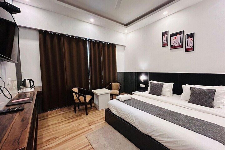 Room 10 of 50