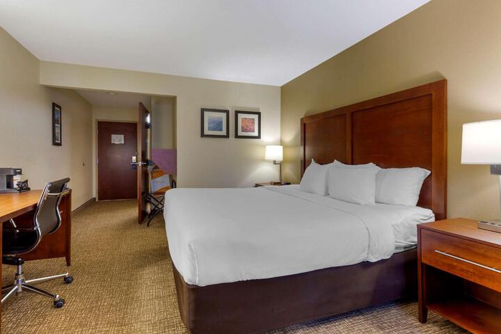 1 King Bed Accessible (2 of 17)