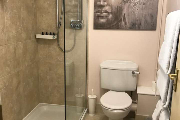Room 17 of 32