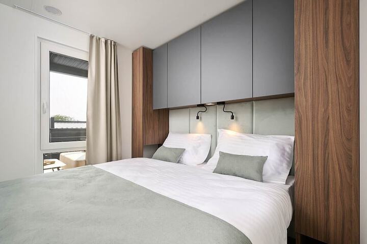 Room 15 of 117