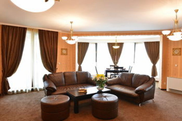 Room 37 of 48