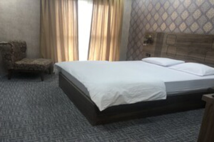 Room 16 of 27