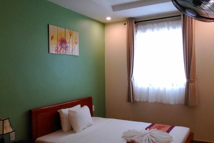 Room 13 of 36