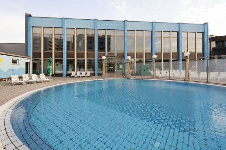 Pools & Facilities