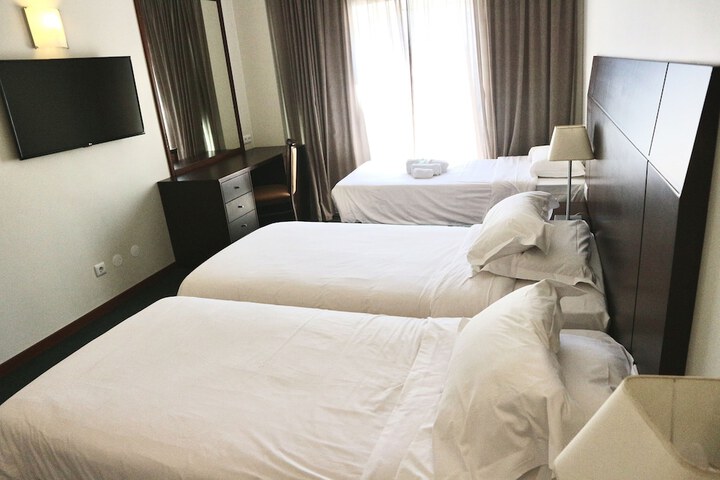 Room 32 of 72