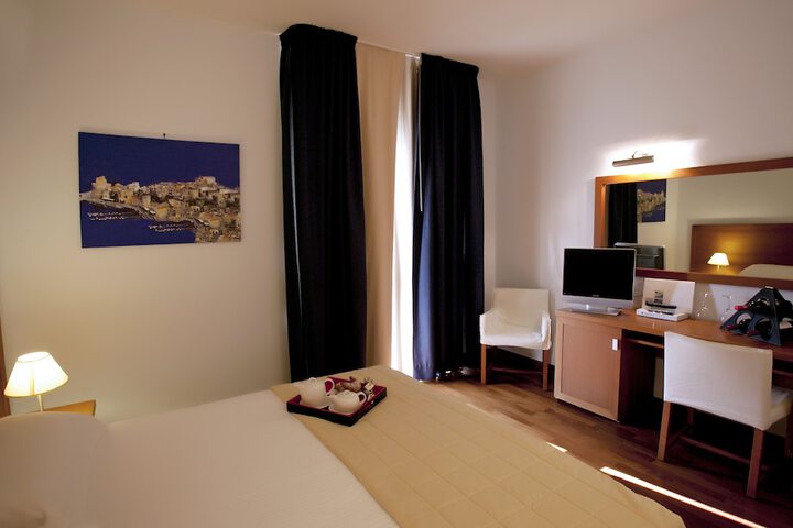Room 7 of 39