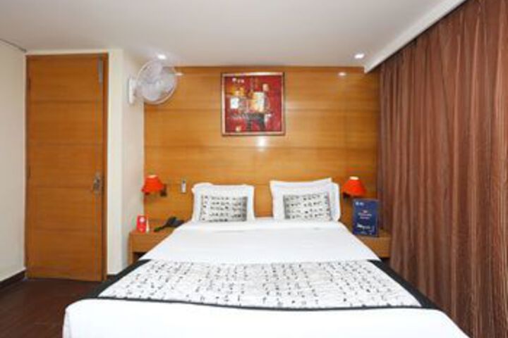 Room 9 of 21