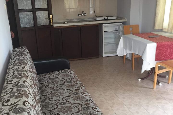 Room 5 of 35
