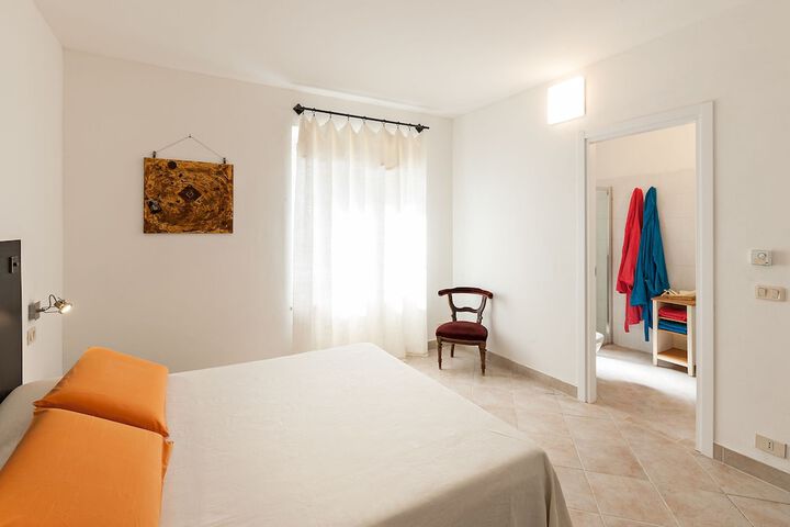 Room 2 of 31