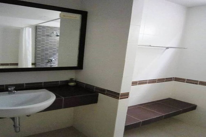 Room 17 of 24