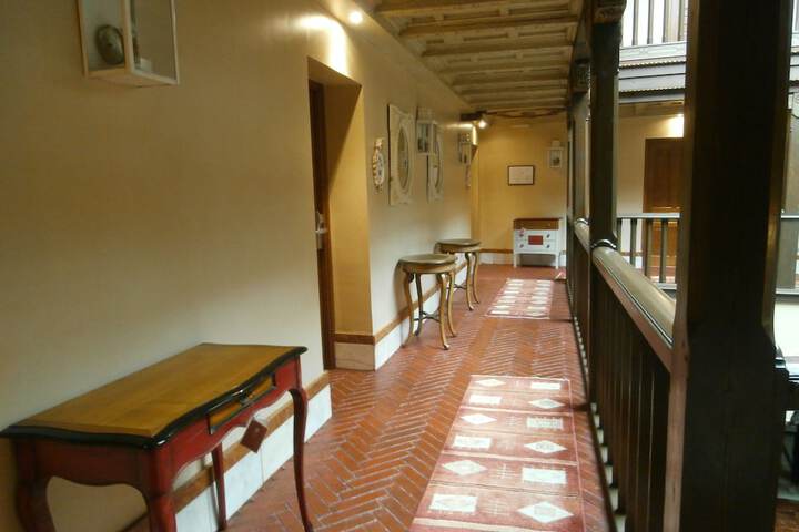 Ballroom/Hall 40 of 45