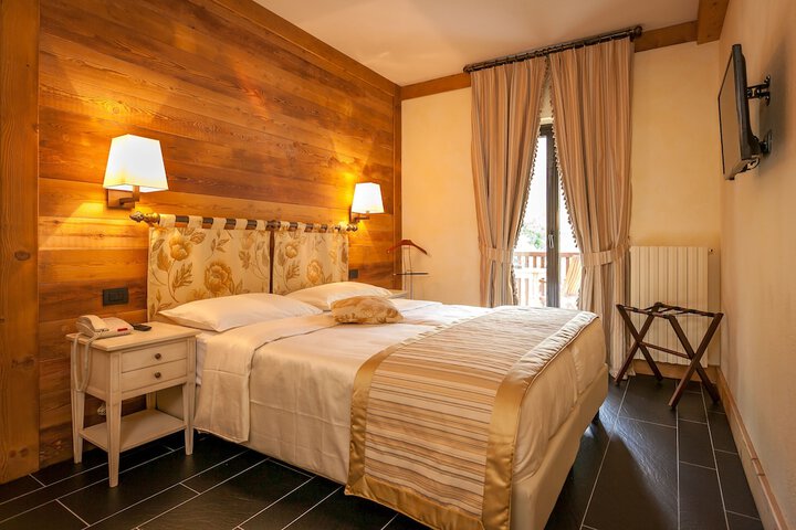 Room 18 of 48