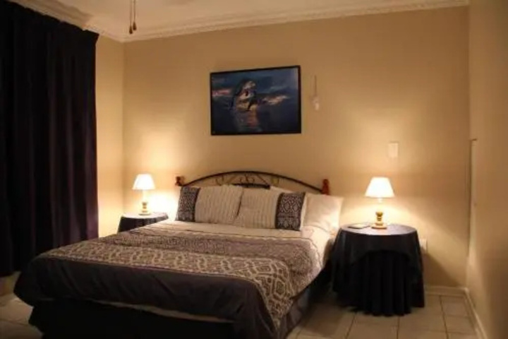 Room 5 of 9