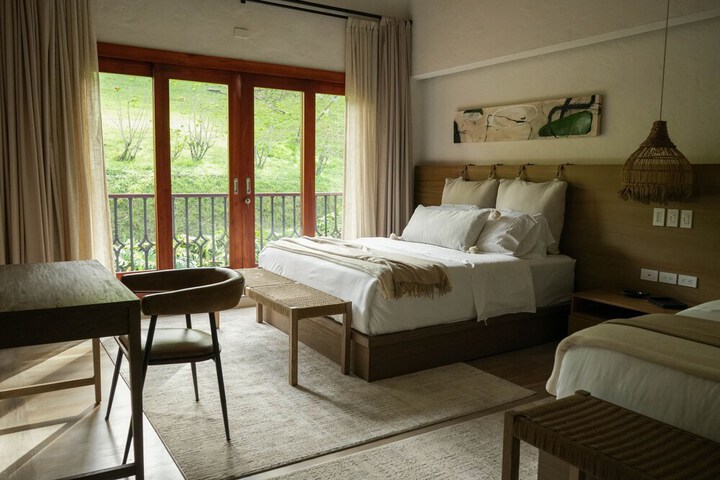 Room 9 of 26