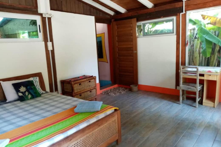 Room 6 of 13
