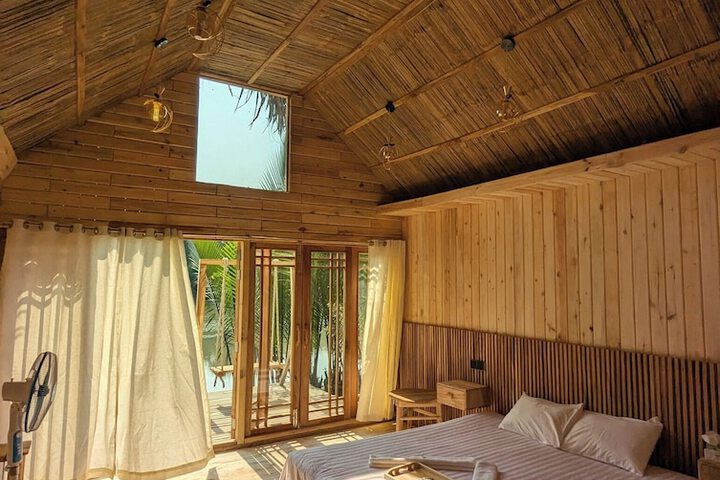 Room 2 of 27